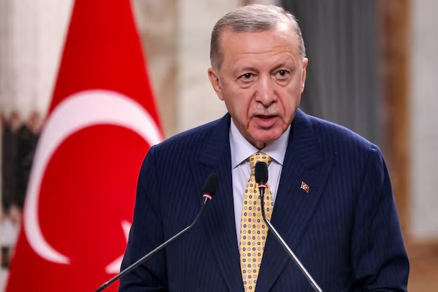 Tổng thống Thổ Nhĩ Kỳ Recep Tayyip Erdogan phát biểu tại cuộc họp báo ở Baghdad, Iraq, ngày 22/4/2024. (Nguồn: Reuters)