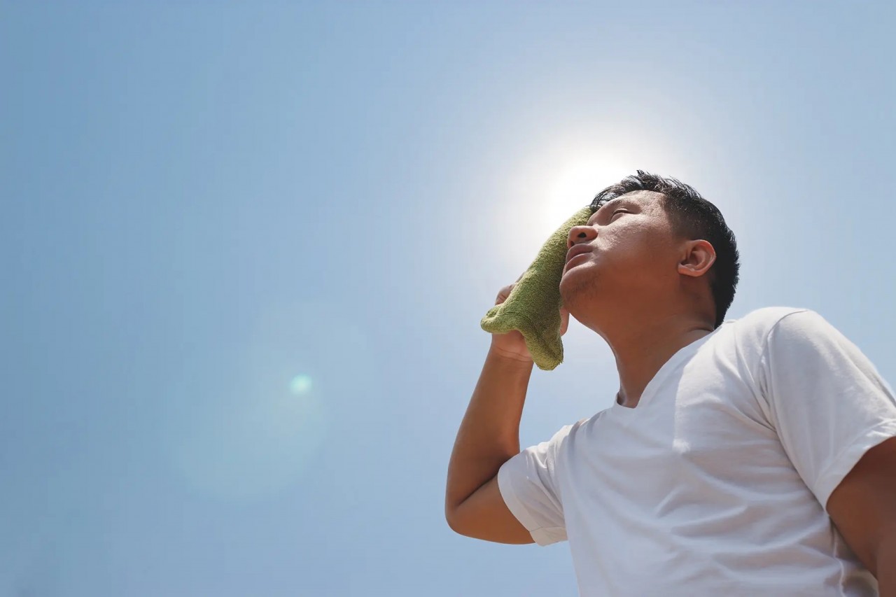 Bác sĩ Ấn Độ chia sẻ cách giảm nhiệt độ cơ thể trong những ngày nắng nóng