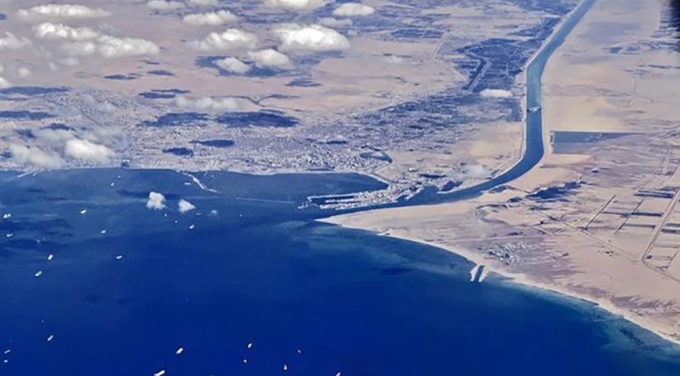 Căng thẳng Biển Đỏ kéo dài, kênh đào Suez thất thu nặng nề