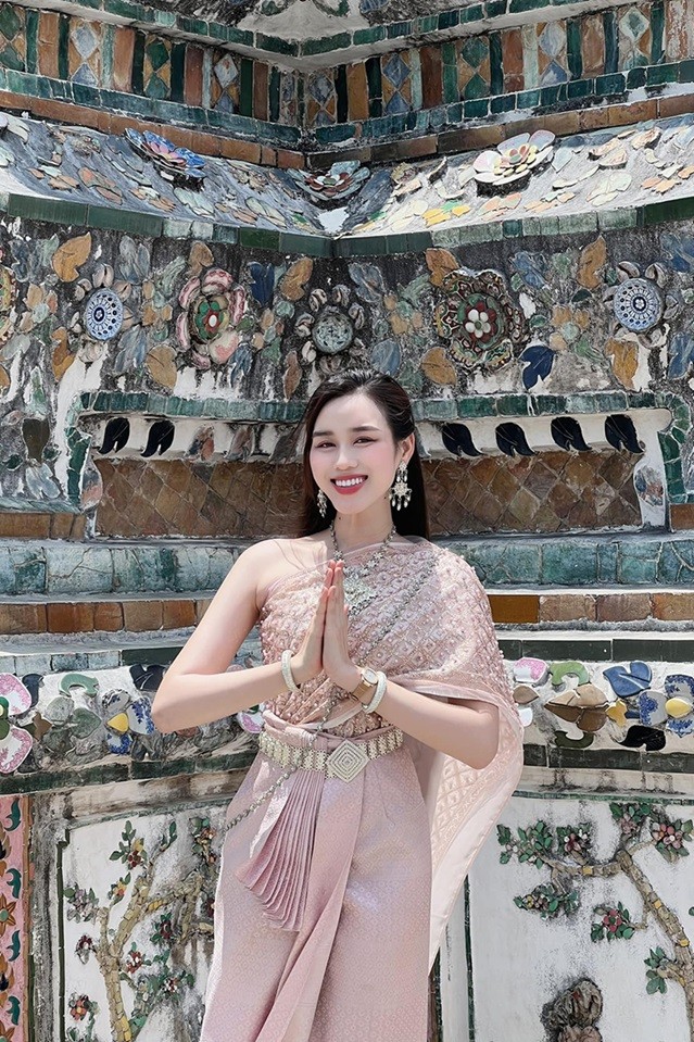 Hoa hậu Đỗ Thị Hà tận hưởng kỳ nghỉ lễ ở Thái Lan.