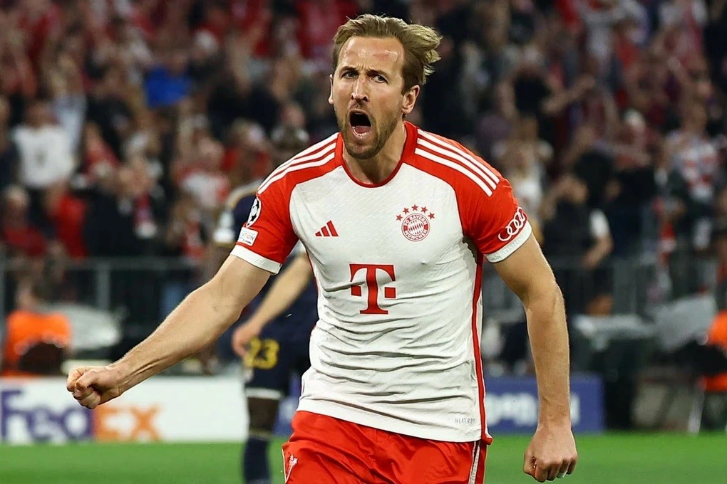 Harry Kane nâng tỷ số lên 2-1 cho Bayern Munich (Ảnh: Reuters).