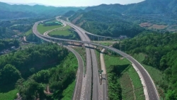 Sập cao tốc ở Trung Quốc, hàng chục người nhập viện