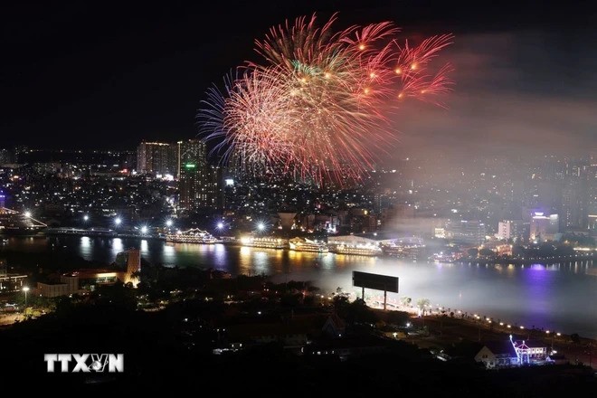 Fireworks light up Ho Chi Minh City skies on Reunification Day