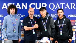 U23 châu Á 2024: HLV U23 Iraq Radhi Shenaishil tự tin trước U23 Indonesia