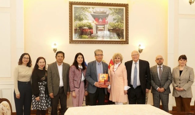 Vietnam, Russia seek joint literate, art projects: Ambassador