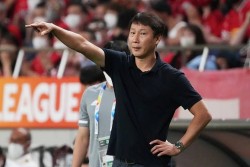 Tân HLV Kim Sang Sik: Tượng đài tại K-League và sự quyết tâm trong ngày đầu đến Việt Nam