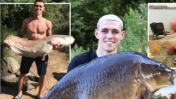Man City: Sao trẻ Phil Foden và đam mê câu cá cùng bố dịp cuối tuần