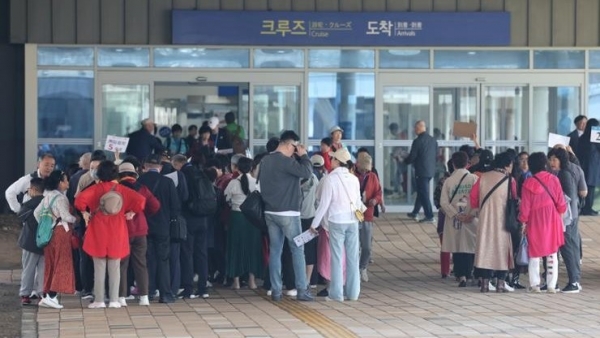 Chinese tourists opt for visa-free destinations, weak yen as Korea's appeal wanes