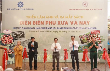 Bas-relief artwork on the Dien Bien Phu Victory exhibited