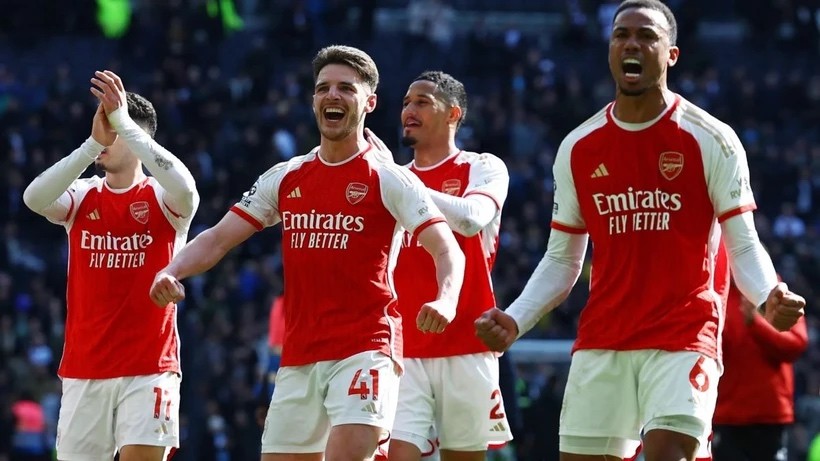 Premier League: Arsenal và Man City đua tranh quyết liệt, M.U mất top 6
