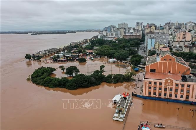 Điểm tin thế giới sáng 6/5: Triển lãm ô tô lớn nhất Trung Quốc, Mỹ xảy ra nổ súng, Hàn Quốc tham gia tập trận phòng thủ mạng