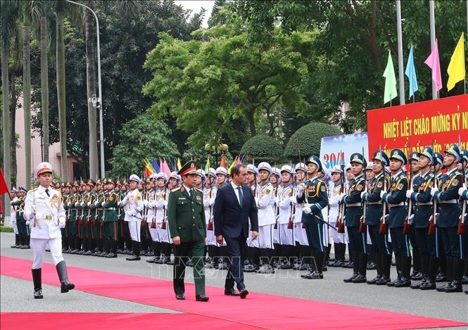 Minister Phan Van Giang, French Minister of Armed Forces Sébastien Lecornu hold talks in Hanoi