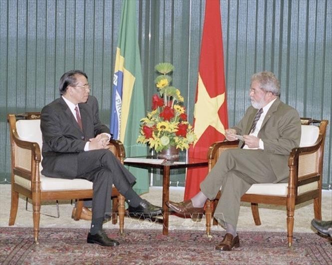 Tổng thống Brazil Luis Ignacio Lula da Silva hội đàm với Tổng Bí thư Nông Đức Mạnh thăm hữu nghị chính thức Brazil, ngày 29/5/2007. Hai nhà lãnh đạo nhất trí nâng cấp quan hệ hai nước lên đối tác toàn diện. (Nguồn: TTXVN)