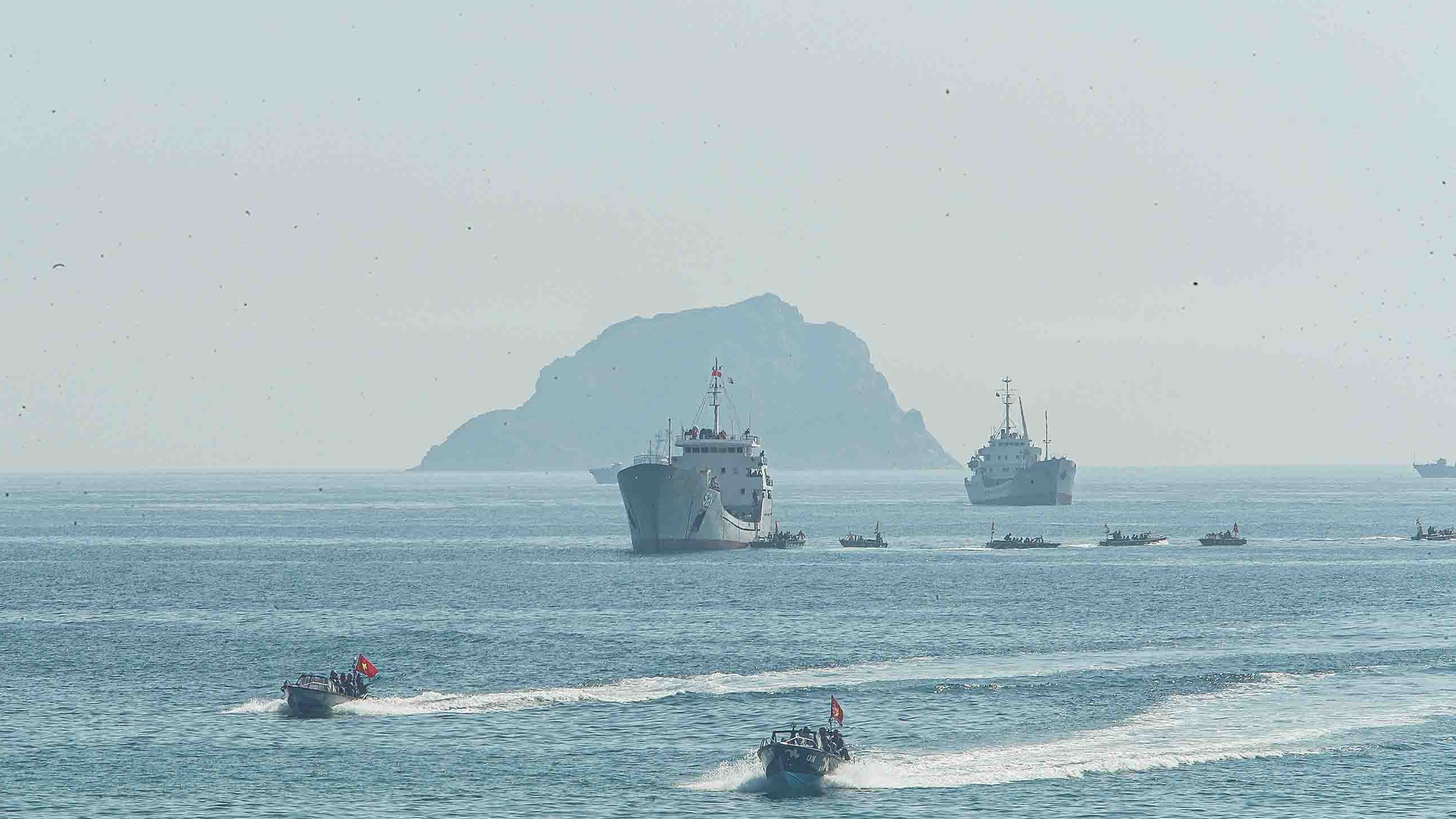 Hành trình 69 năm giữ biển vẻ vang của chiến sĩ Hải quân nhân dân Việt Nam
