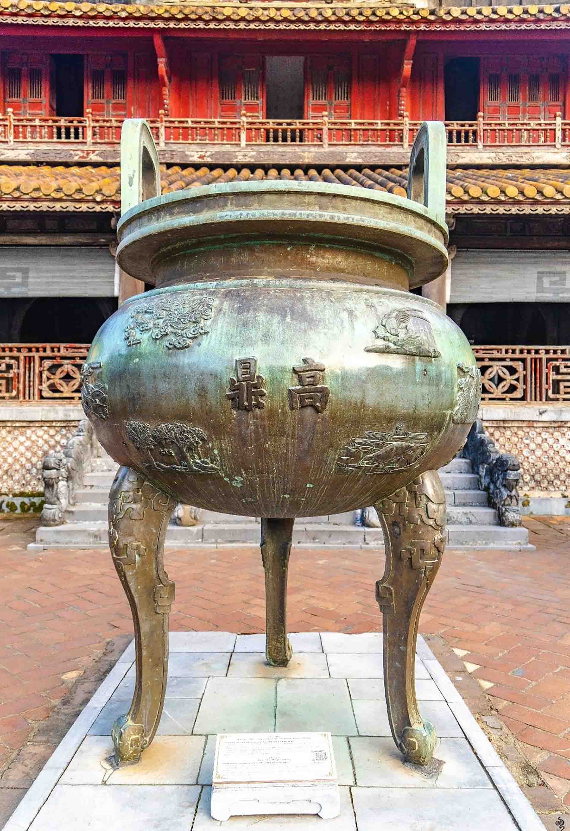 Những bản đúc nổi trên Cửu Đỉnh ở Hoàng cung Huế chính thức trở thành Di sản tư liệu của Chương trình Ký ức thế giới khu vực châu Á-Thái Bình Dương