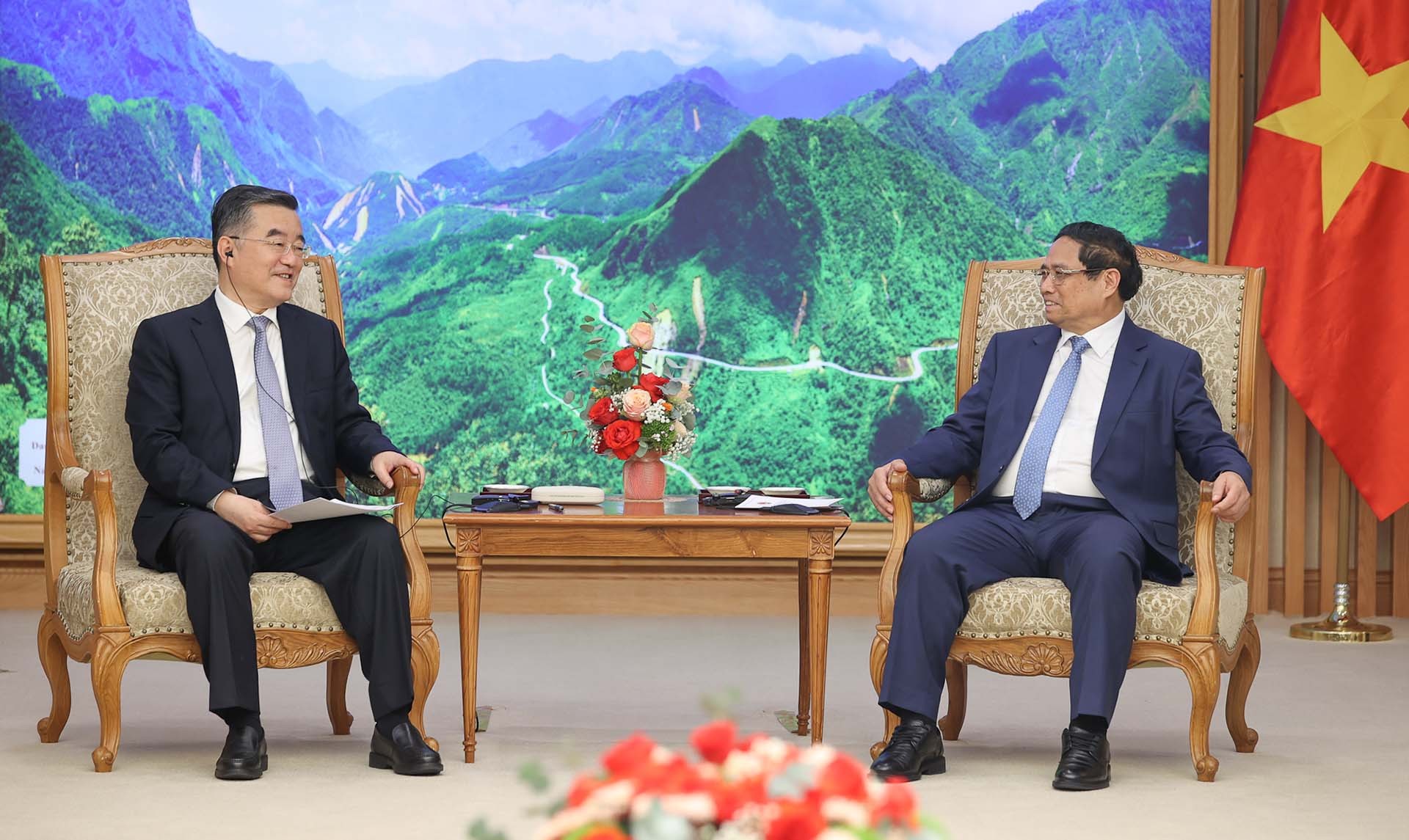 Thủ tướng Phạm Minh Chính tiếp Phó Ủy viên trưởng Ủy ban thường vụ Nhân đại toàn quốc Trung Quốc
