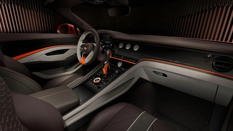 Cận cảnh siêu xe mui trần Bentley Batur Convertible bản giới hạn vừa ra mắt