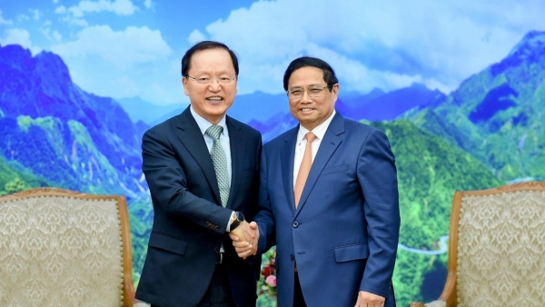 PM Pham Minh Chinh received CFO of Samsung Electronics Park Hark-kyu