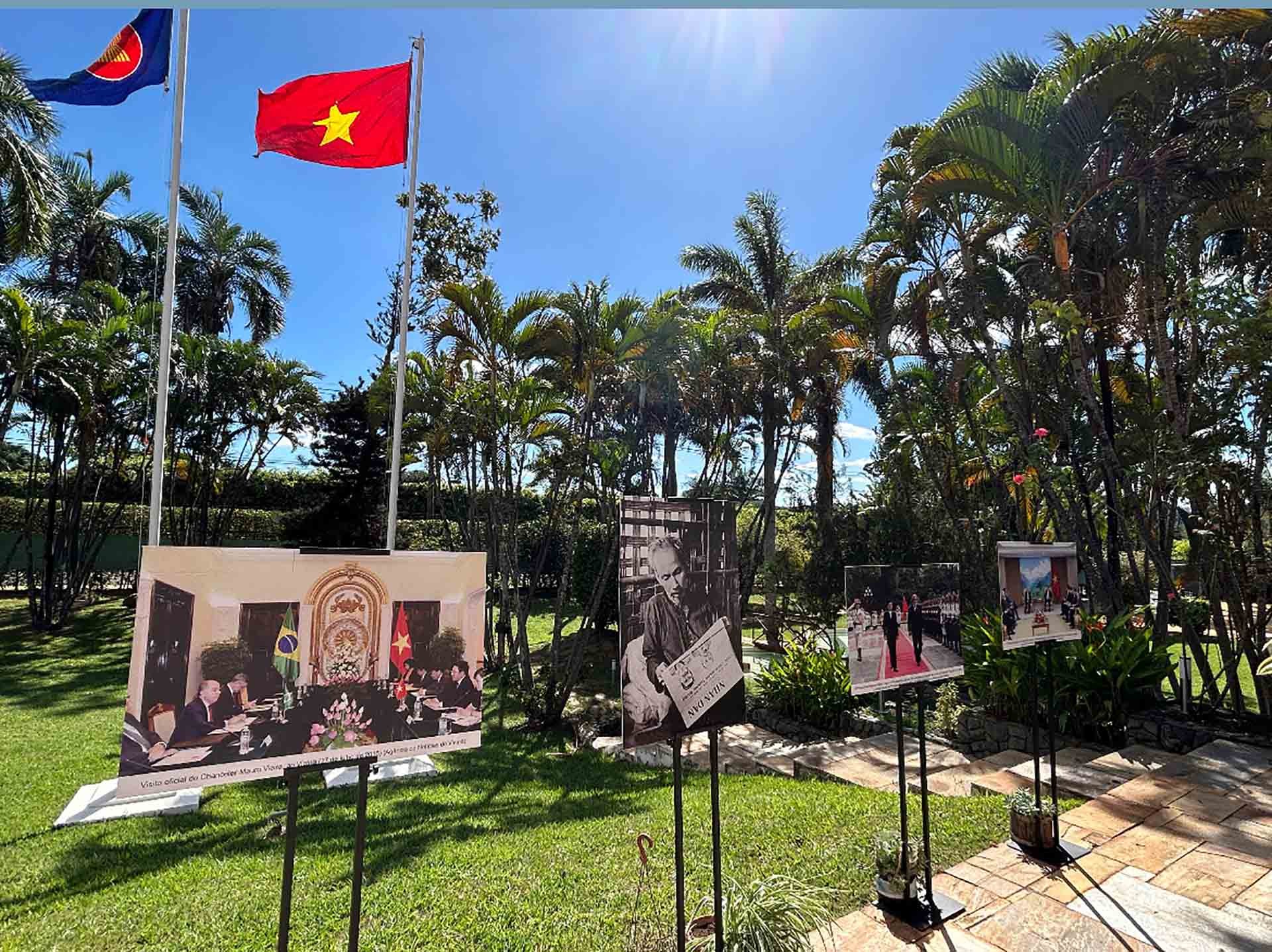 Gặp mặt nhân dịp 35 năm thiết lập quan hệ ngoại giao Việt Nam-Brazil và 70 năm Chiến thắng Điện Biên Phủ