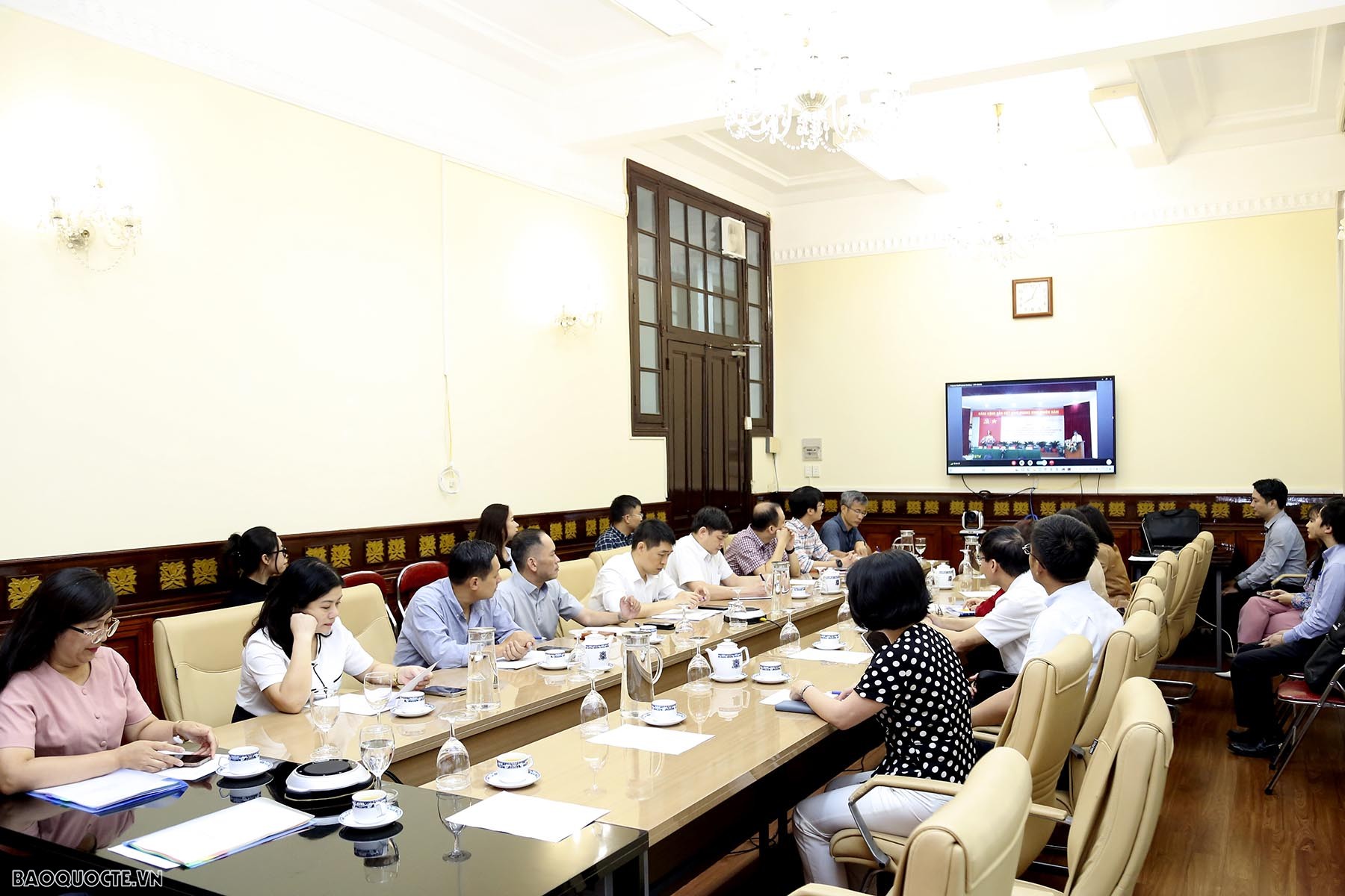 Đổi mới phương thức triển khai thực hiện Nghị quyết số 41 của Bộ Chính trị, phát huy vai trò của doanh nhân Việt Nam thời kỳ mới Bộ Ngoại giao dự Hội nghị quán triệt, triển khai thực hiện Nghị quyết của Bộ Chính trị về xây dựng và phát huy vai trò doanh nhân trong thời kỳ mới