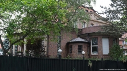 Tòa nhà thuộc sở hữu của chính phủ, từng là Văn phòng lãnh sự Nga ở miền Đông Đức bị tấn công