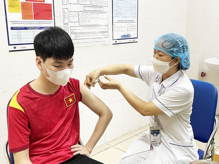 Những người đã tiêm vaccine AstraZeneca, không cần xét nghiệm D-dimer, đông máu