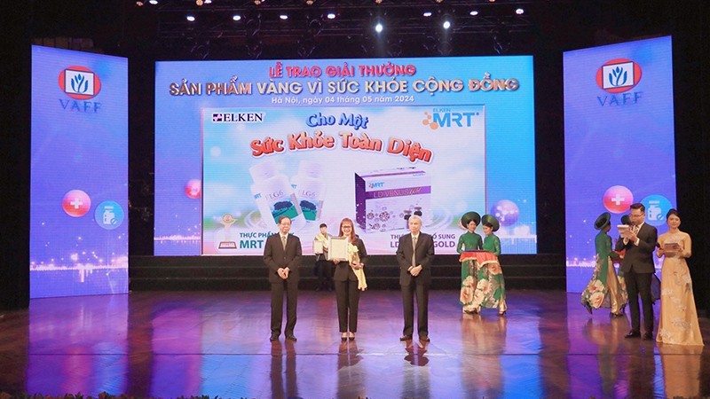 Elken Việt Nam tiếp tục được trao 'Giải thưởng Sản phẩm vàng Vì sức khỏe cộng đồng' năm 2024
