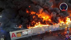 Vụ cháy trung tâm thương mại tại Ba Lan: Nhiều gian hàng của người Việt bị thiệt hại nặng nề
