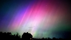 Hình ảnh Bắc cực quang ảo diệu trên bầu trời Bắc bán cầu do bão Mặt trời