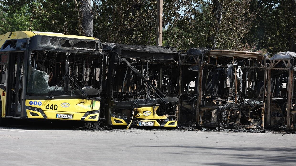 Ba Lan: Lại xảy ra hỏa hoạn lớn, vụ thứ 2 sau chưa đầy một ngày, 10 xe bus bị thiêu rụi