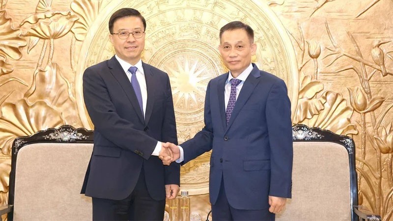 Trưởng ban Đối ngoại Trung ương Lê Hoài Trung tiếp Trợ lý Trưởng ban Liên lạc đối ngoại Trung ương Đảng Cộng sản Trung Quốc