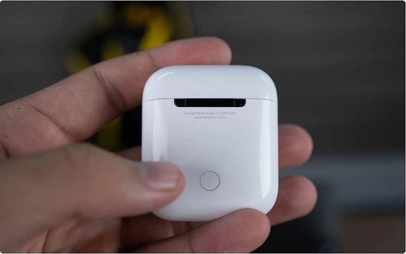 4 cách khắc phục lỗi tai nghe AirPods hết pin mỗi bên không đều