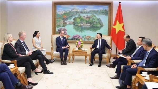 Deputy PM Tran Hong Ha receives Swedish Minister of Infrastructure and Housing