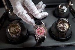 Bán đấu giá bộ sưu tập đồng hồ của huyền thoại đua xe công thức 1 Michael Schumacher