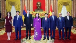 Quyền Chủ tịch nước Võ Thị Ánh Xuân tiếp Đại sứ các nước trình Quốc thư