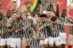 Dusan Vlahovic ghi bàn, Juventus lần thứ 15 đăng quang Coppa Italy