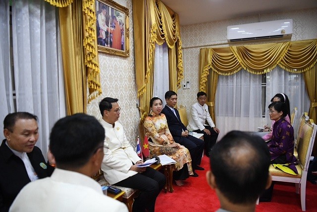 Thứ trưởng Bộ Ngoại giao Lê Thị Thu Hằng thăm và làm việc với cộng đồng người Việt Nam tại Thái Lan