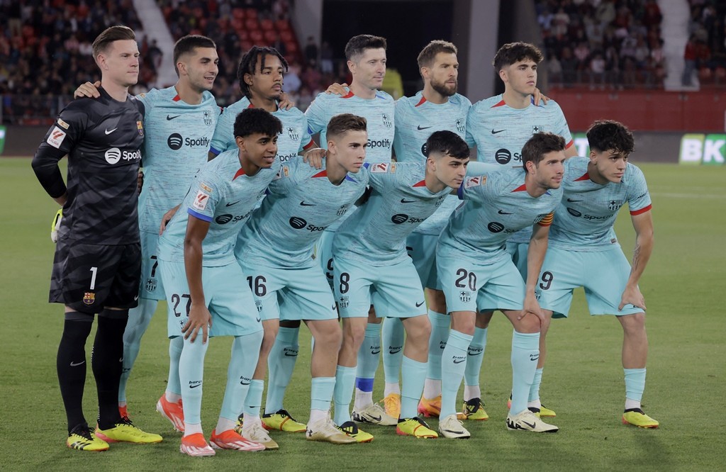 Đội hình xuất phát của Barca trận làm khách trước Almeria, đội xếp cuối bảng và đã sớm xuống hạng.