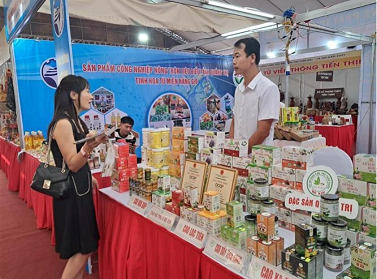 Trade fair on northern rural industrial products held in Hanoi