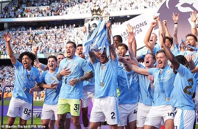 Ngoại hạng Anh: Man City đăng quang Ngoại 4 mùa giải liên tiếp