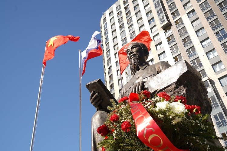 Hoạt động ý nghĩa kỷ niệm ngày sinh của Chủ tịch Hồ Chí Minh ở Liên bang Nga