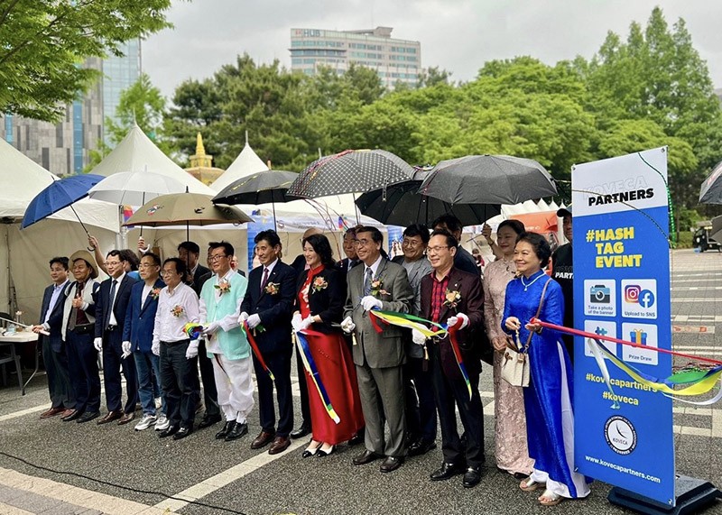 Đại sứ Vũ Hồ: Bồi đắp 'căn cốt' quan hệ Đối tác chiến lược toàn diện Việt Nam-Hàn Quốc Đại sứ Vũ Hồ: Bồi đắp 'căn cốt' quan hệ Đối tác chiến lược toàn diện Việt Nam-Hàn Quốc