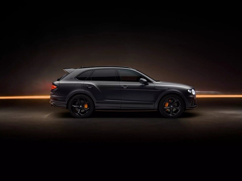 Bentley Bentayga S Black Edition chốt giá gần 17 tỷ đồng tại Việt Nam