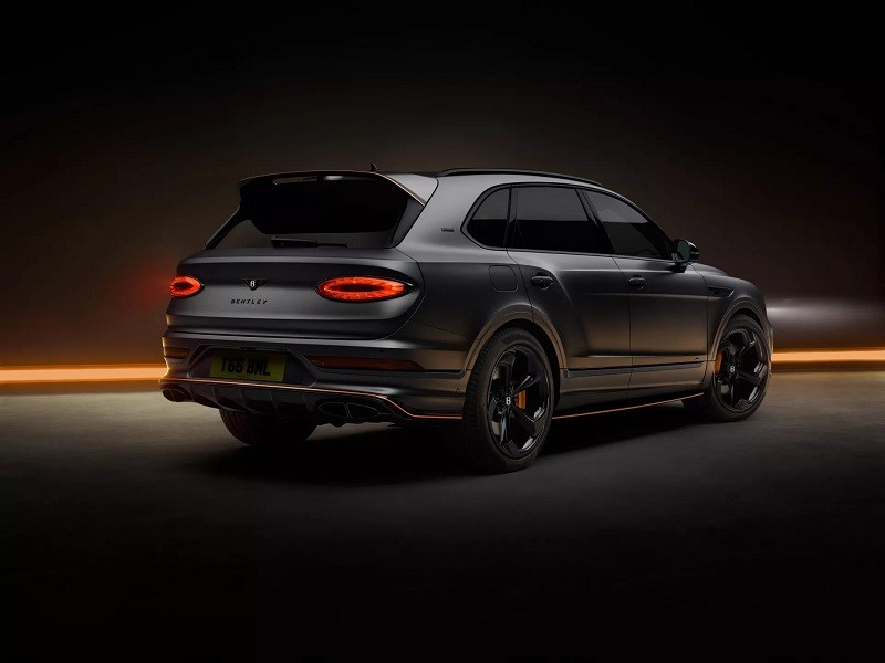 Bentley Bentayga S Black Edition chốt giá gần 17 tỷ đồng tại Việt Nam