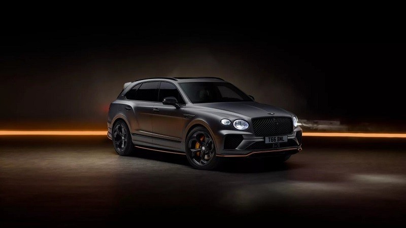 Bentley Bentayga S Black Edition chốt giá gần 17 tỷ đồng tại Việt Nam