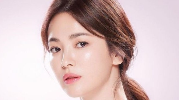 Biểu tượng nhan sắc Song Hye Kyo uống nước ép cà rốt mỗi sáng, tăng khả năng chống nắng