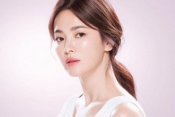 Biểu tượng nhan sắc Song Hye Kyo uống nước ép cà rốt mỗi sáng, tăng khả năng chống nắng