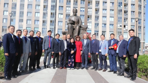 Vietnamese delegation visits St. Petersburg to enhance Vietnam - Russia relations