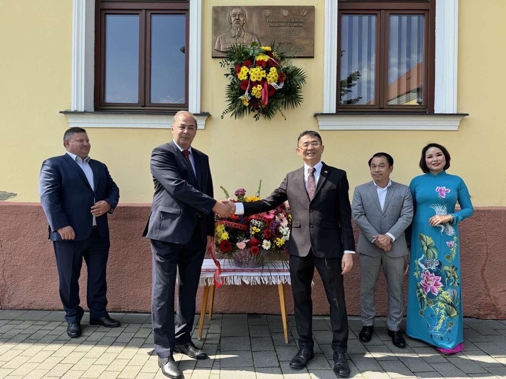 Đại sứ quán Việt Nam tại Slovakia long trọng kỷ niệm 134 năm ngày sinh Chủ tịch Hồ Chí Minh