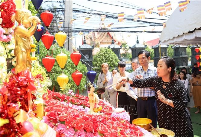 Đại lễ Phật đản của cộng đồng người Việt tại Lào